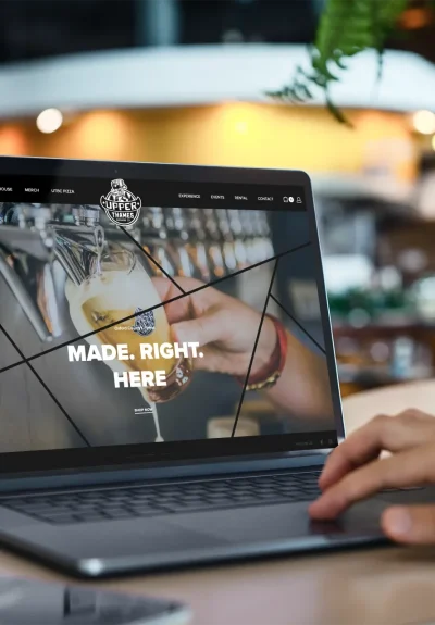 mockup-of-a-macbook-pro-being-used-in-a-public-space-489-el